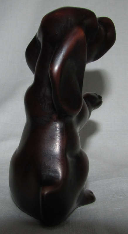 SITTING DACHSHUND - VERY CUTE DOG FIGURINE