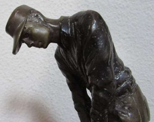 BRONZE GOLFER