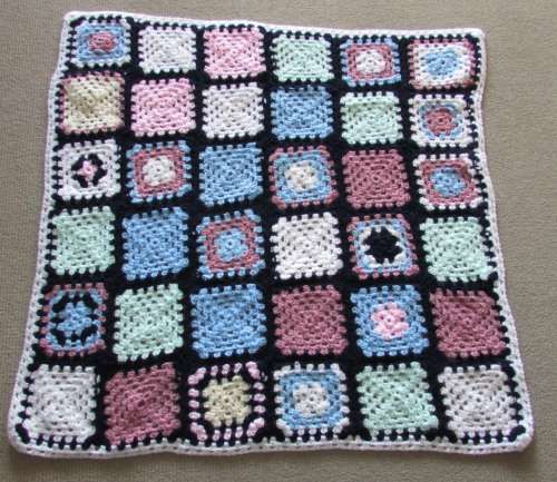 BEAUTIFUL HAND CROCHET BLANKET