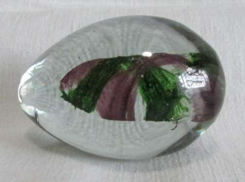 GLASS EGG PAPERWEIGHT