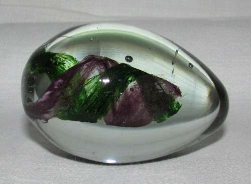 GLASS EGG PAPERWEIGHT