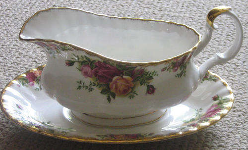 ROYAL ALBERT  "OLD COUNTRY ROSES"  GRAVY  BOAT AND SAUCER