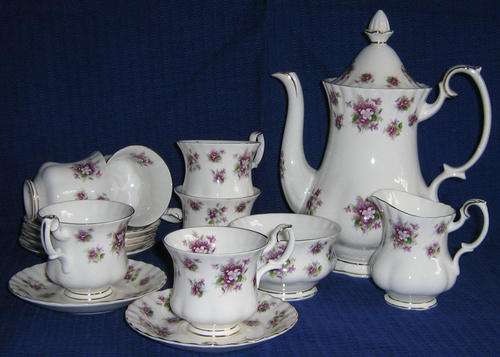 ROYAL ALBERT  "SWEET VIOLETS"   15 pc COFFEE SET