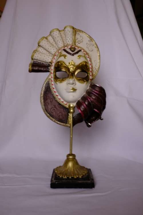 Gorgeous !!! Venetian mask on pedestal