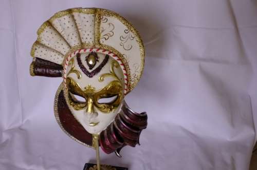 Gorgeous !!! Venetian mask on pedestal