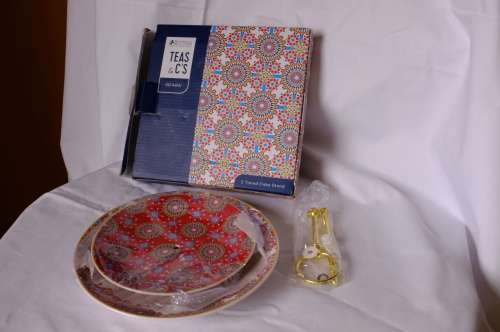 Maxwell Williams Teas and C`s Isfara 2Tier Cake Stand
