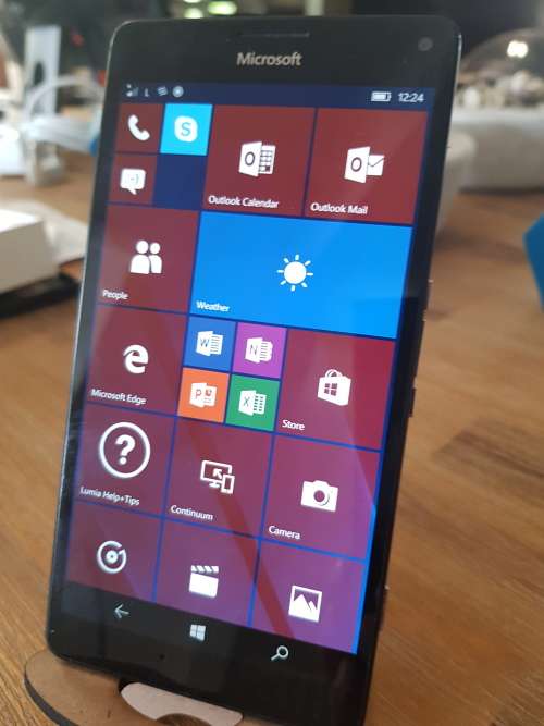 Microsoft Lumia 950 XL *** Excellent Condition ***