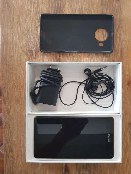 Microsoft Lumia 950 XL *** Excellent Condition ***