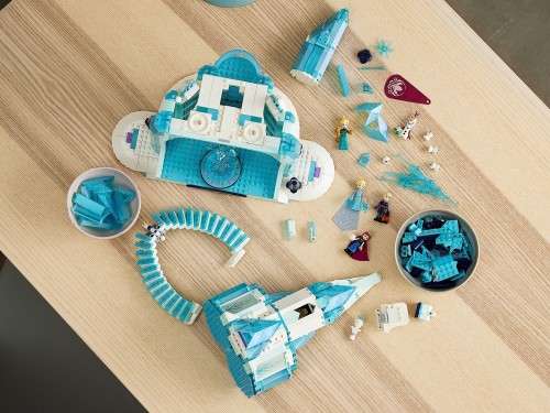 NEW SEALED IN BOX - Lego Disney 43197 FROZEN ICE CASTLE