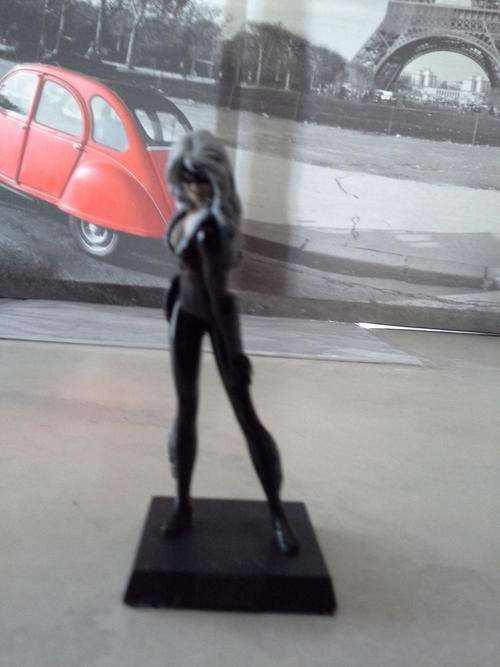 MARVEL COMICS SUPER HERO COLLECTION HANDPAINTED FIGURINE CAST IN LEAD NO: 3869 NAME: BLACK CAT