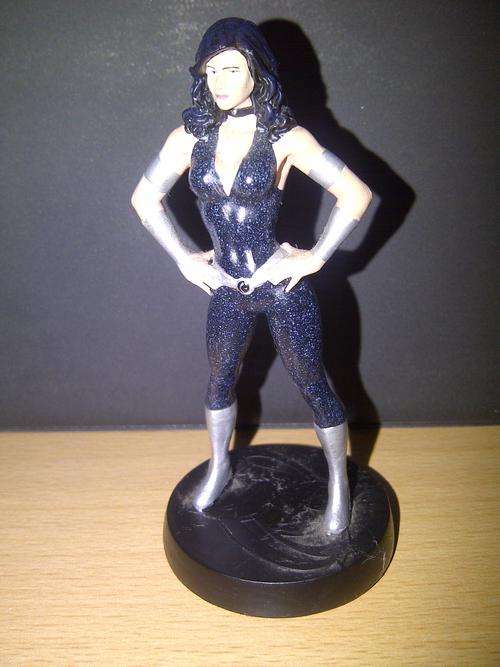 DC FIGURINE CAST IN LEAD DONNA TROY