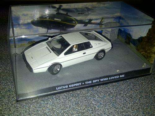 JAMES BOND COLLECTION 1:43 : NO. 16 LOTUS ESPRIT - THE SPY WHO LOVED ME