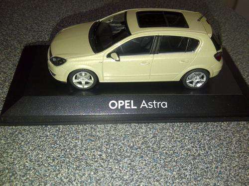 OPEL COLLECTION : OPEL ASTRA