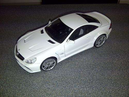 MERCEDES COLLECTION 1:18 MONDO MOTORS: SL55 AMG BLACK SERIES