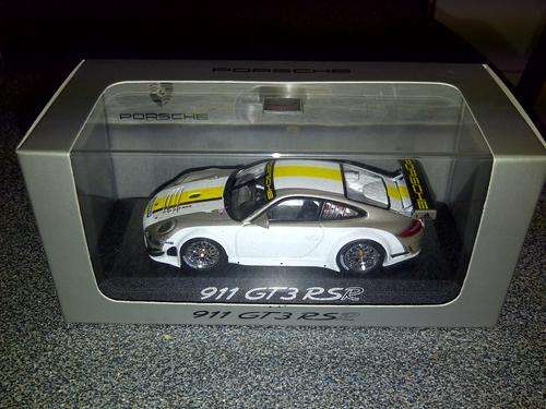 PORSCHE DESIGN DRIVER SELECTION SCALE  1:43  PAULS MODEL ART / MINI CHAMPS: 911 GT3 RSR