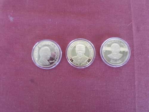 3 X MANDELA GOLD PLATED COINS IN VELVET BOX EACH COIN IN PLASTIC CAPSULE