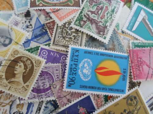700 X MIXED WORLD STAMPS MINT AND USED GOOD VALUE SEE PICS