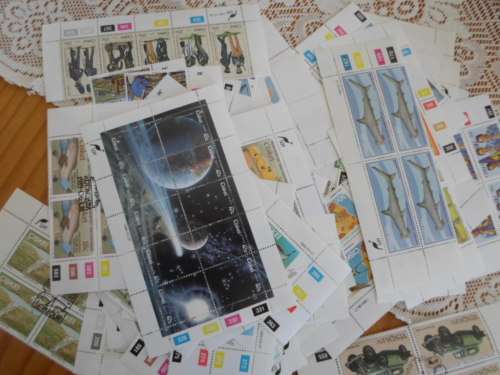1000 X MINT AND USED STAMPS OFF PAPER VEND,CISCEI,ZAMBIA ETC.LOTS OF CONTROL BLOCKS EXCELLENT LOT