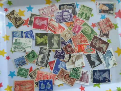 129 X GREAT BRITAIN USED STAMPS OFF PAPER NEAT LOT GOOD VALUE HERE SEE PICS