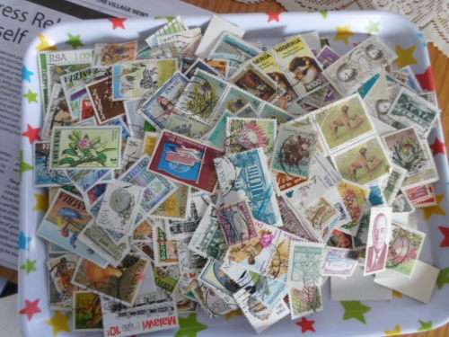 1000 X WORLD USED STAMPS OFF PAPER VERY NEAT LOT SEE PICS
