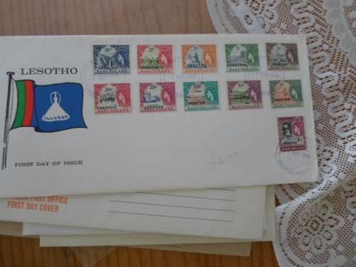 13 X WORLD FIRST DAY COVERS BARGAIN LOT SEE PICS