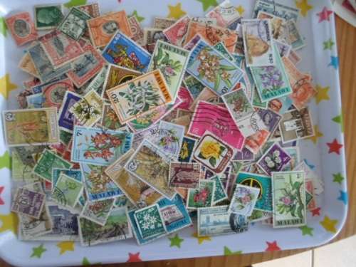 400 WORLD STAMPS USED OFF PAPER SEE PICS