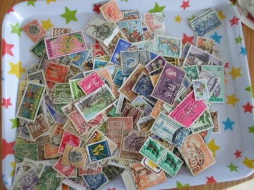 400 WORLD STAMPS USED OFF PAPER SEE PICS