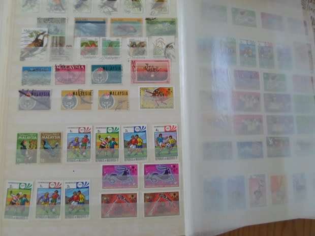LARGE ALBUM WORLD STAMPS 24 FULL PAGES 1632 STAMPS GREAT LOT SEE PICS