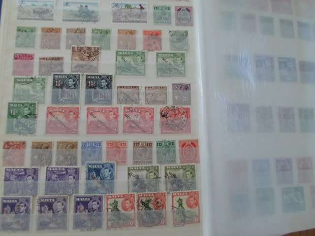 LARGE ALBUM WORLD STAMPS 24 FULL PAGES 1632 STAMPS GREAT LOT SEE PICS