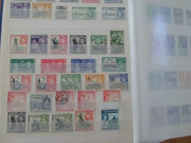 LARGE ALBUM WORLD STAMPS 24 FULL PAGES 1632 STAMPS GREAT LOT SEE PICS