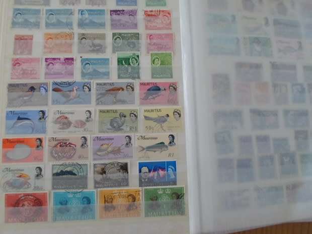 LARGE ALBUM WORLD STAMPS 24 FULL PAGES 1632 STAMPS GREAT LOT SEE PICS