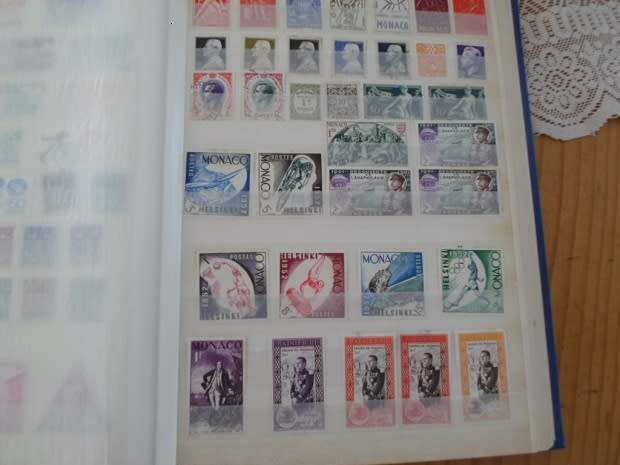 LARGE ALBUM WORLD STAMPS 24 FULL PAGES 1632 STAMPS GREAT LOT SEE PICS