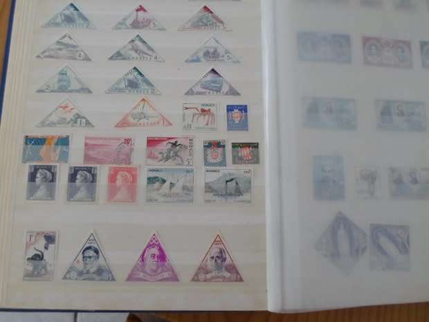 LARGE ALBUM WORLD STAMPS 24 FULL PAGES 1632 STAMPS GREAT LOT SEE PICS