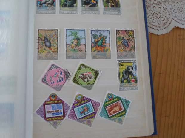 LARGE ALBUM WORLD STAMPS 24 FULL PAGES 1632 STAMPS GREAT LOT SEE PICS