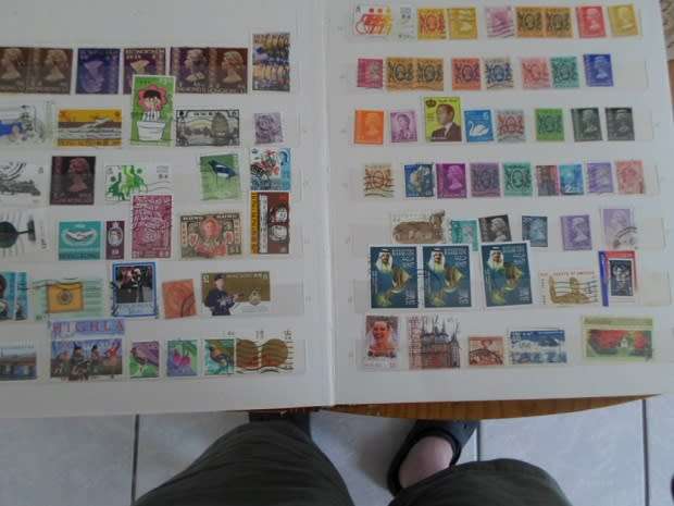 LARGE ALBUM MIXED WORLD STAMPS GOOD VALUE SEE PICS