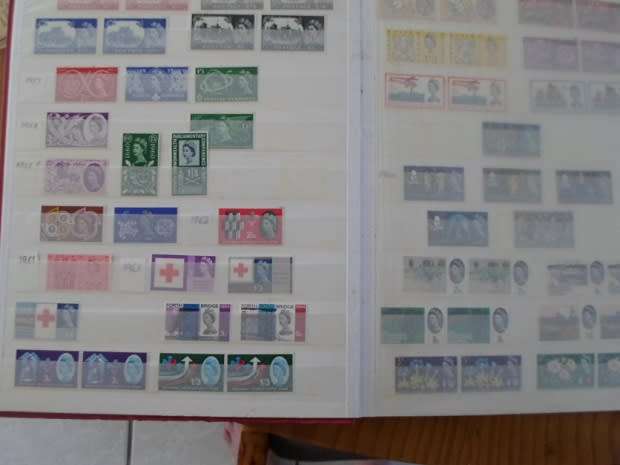 ALBUM GREAT BRITAIN 865 X MINT STAMPS 1936 TO 1992 GOOD VALUE SEE PICS