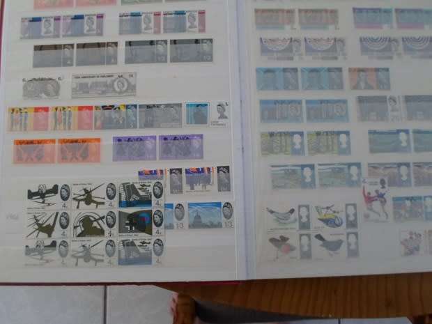 ALBUM GREAT BRITAIN 865 X MINT STAMPS 1936 TO 1992 GOOD VALUE SEE PICS