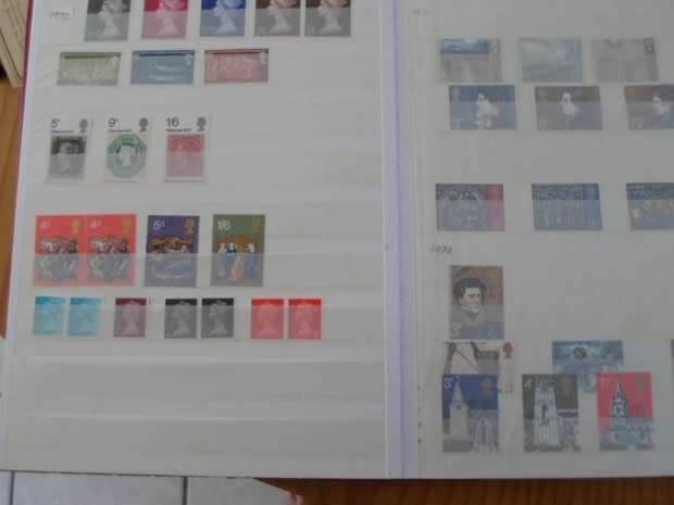 ALBUM GREAT BRITAIN 865 X MINT STAMPS 1936 TO 1992 GOOD VALUE SEE PICS