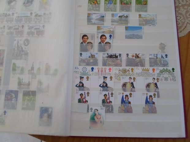 ALBUM GREAT BRITAIN 865 X MINT STAMPS 1936 TO 1992 GOOD VALUE SEE PICS
