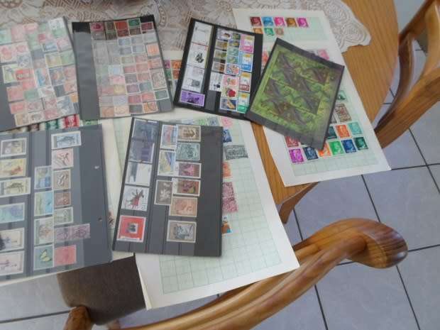 MIXED WORLD STAMPS 330 USED OFF PAPER STAMPS GOOD VALUE SEE PICS