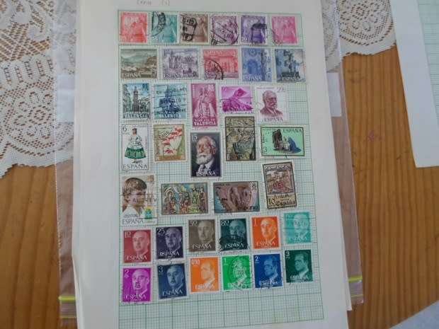 MIXED WORLD STAMPS 330 USED OFF PAPER STAMPS GOOD VALUE SEE PICS