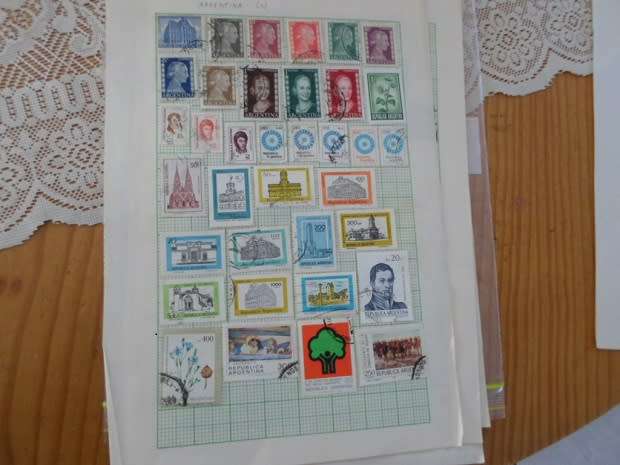 MIXED WORLD STAMPS 330 USED OFF PAPER STAMPS GOOD VALUE SEE PICS