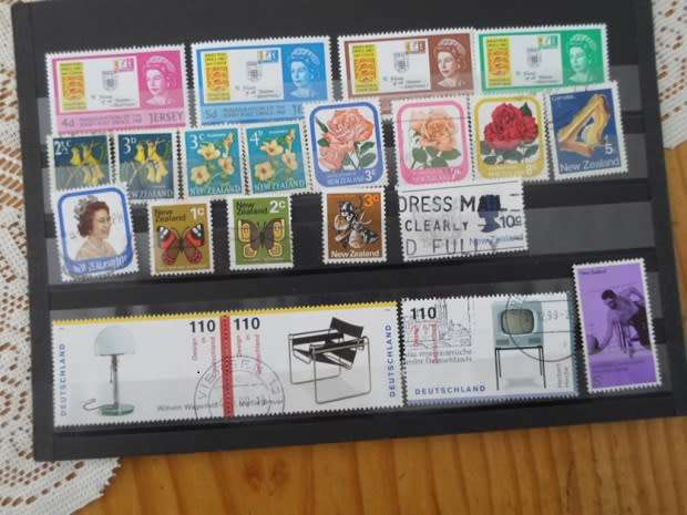 MIXED WORLD STAMPS 330 USED OFF PAPER STAMPS GOOD VALUE SEE PICS