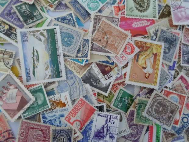 MIXED WORLD USED STAMPS 250 OFF PAPER GOOD VALUE NEAT LOT SEE PICS