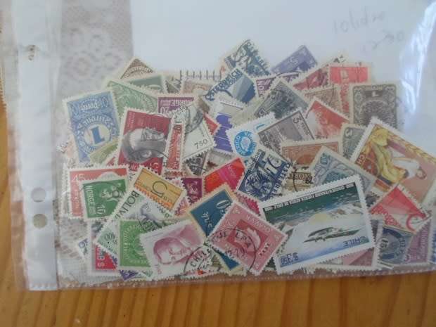 MIXED WORLD USED STAMPS 250 OFF PAPER GOOD VALUE NEAT LOT SEE PICS