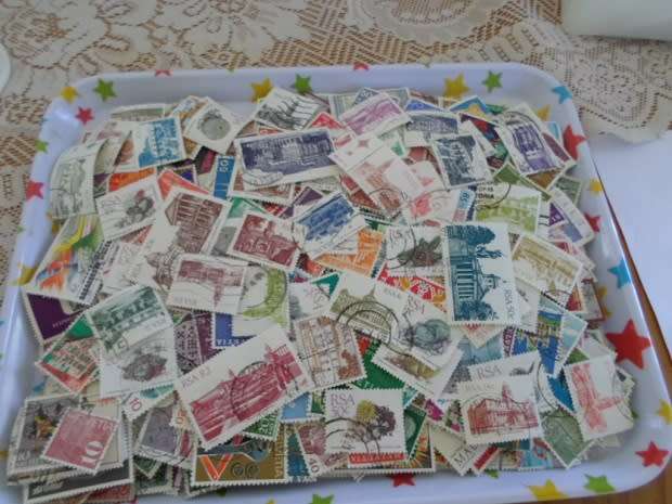 1300 X MIXED WORLD STAMPS USED GREAT LOT GOOD VALUE SEE PICS