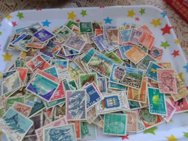 MIXED WORLD USED STAMPS X 1250 OFF PAPER GOOD VALUE SEE PICS