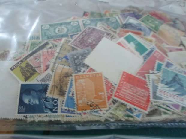 MIXED WORLD USED STAMPS X 1250 OFF PAPER GOOD VALUE SEE PICS