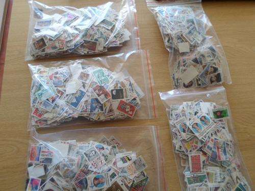 5000 X UNITED STATES OF AMERICA STAMPS OFF PAPER VERY NEAT LOT WORKS OUT AT ONLY 10 CENTS PER STAMP