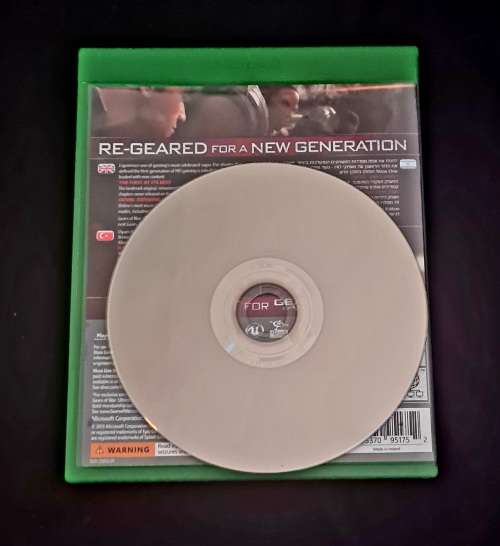 Gears of War Ultimate Edition (Pre-Owned)